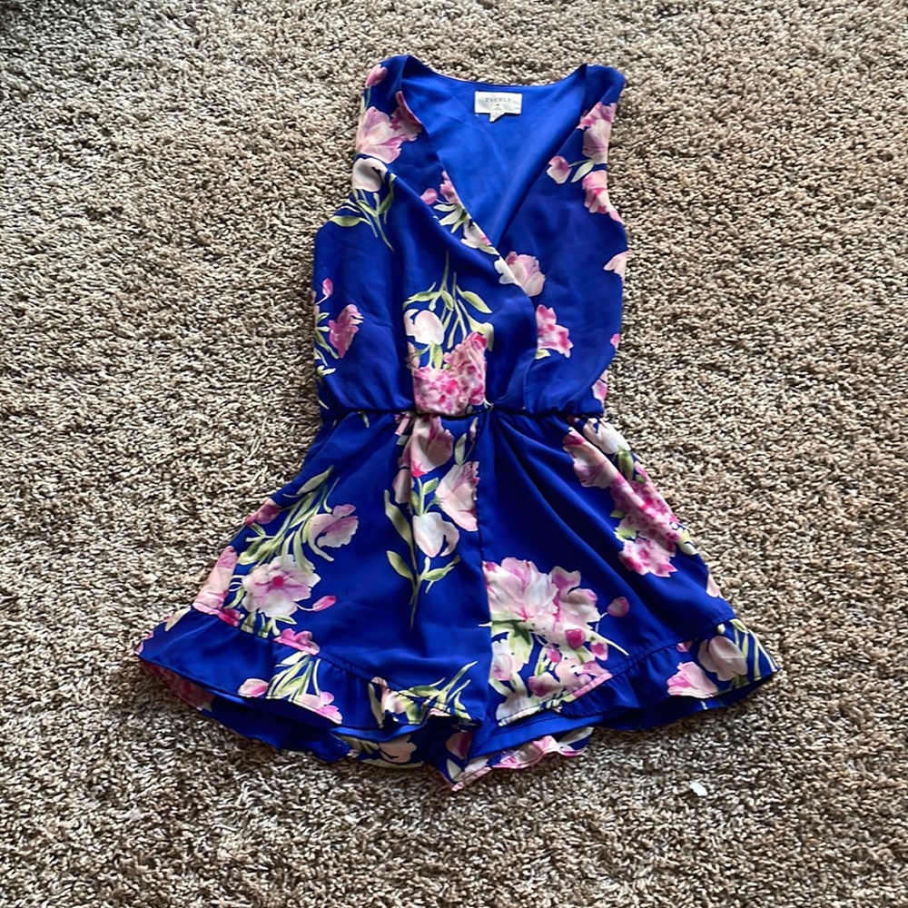 Everly Blue Floral Romper Small